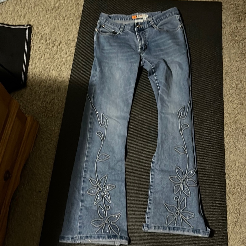 YAGI Jeans with with flower designs